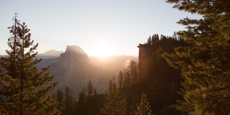 从蓝图到现实：深度解析广西龙升如何以机电工程（MEP）统筹技术，铸就大型商业综合体的“智慧生命线”